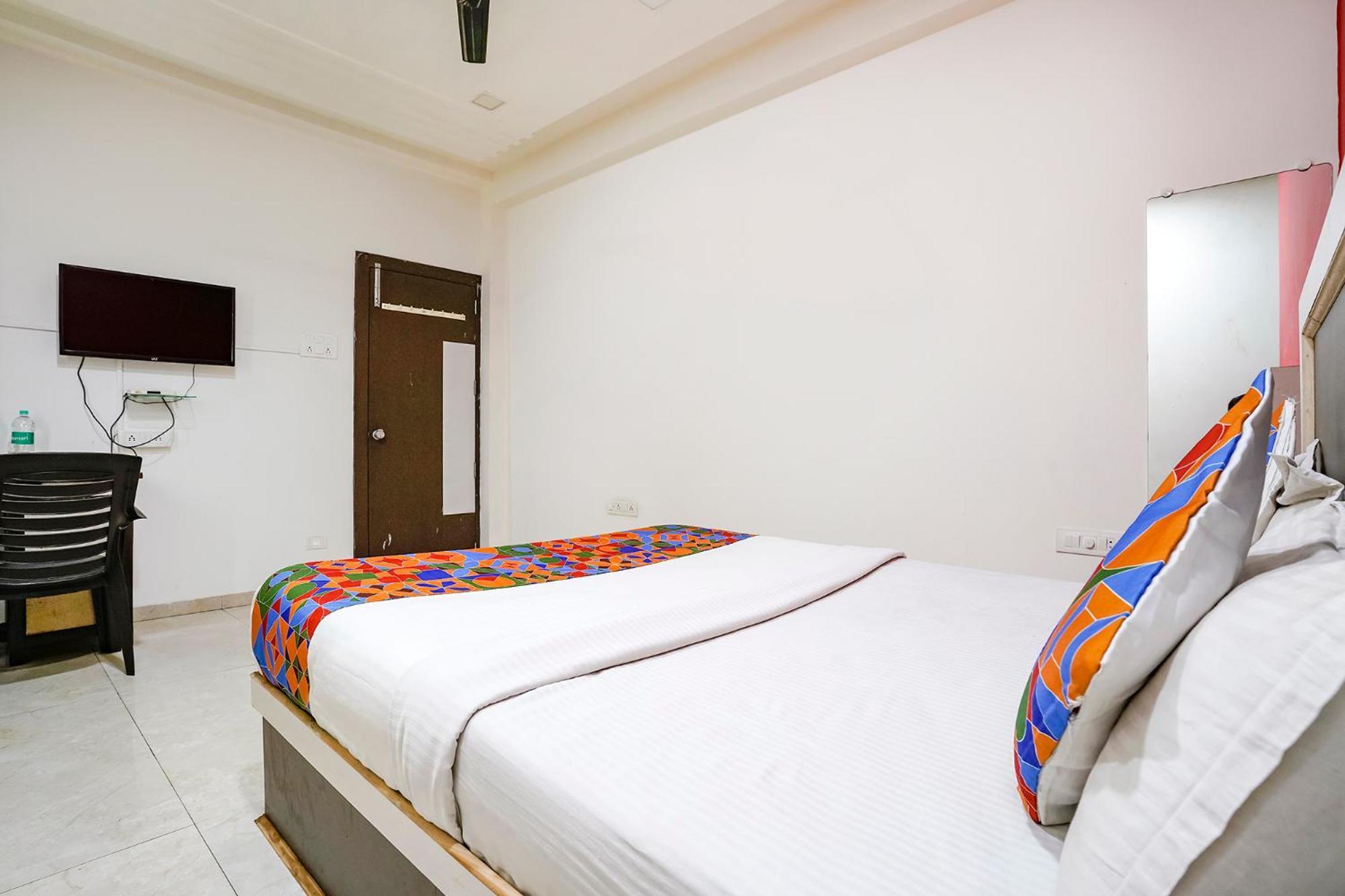 Fabexpress Sai Lodging - Nashik Railway Station Deolāli Εξωτερικό φωτογραφία