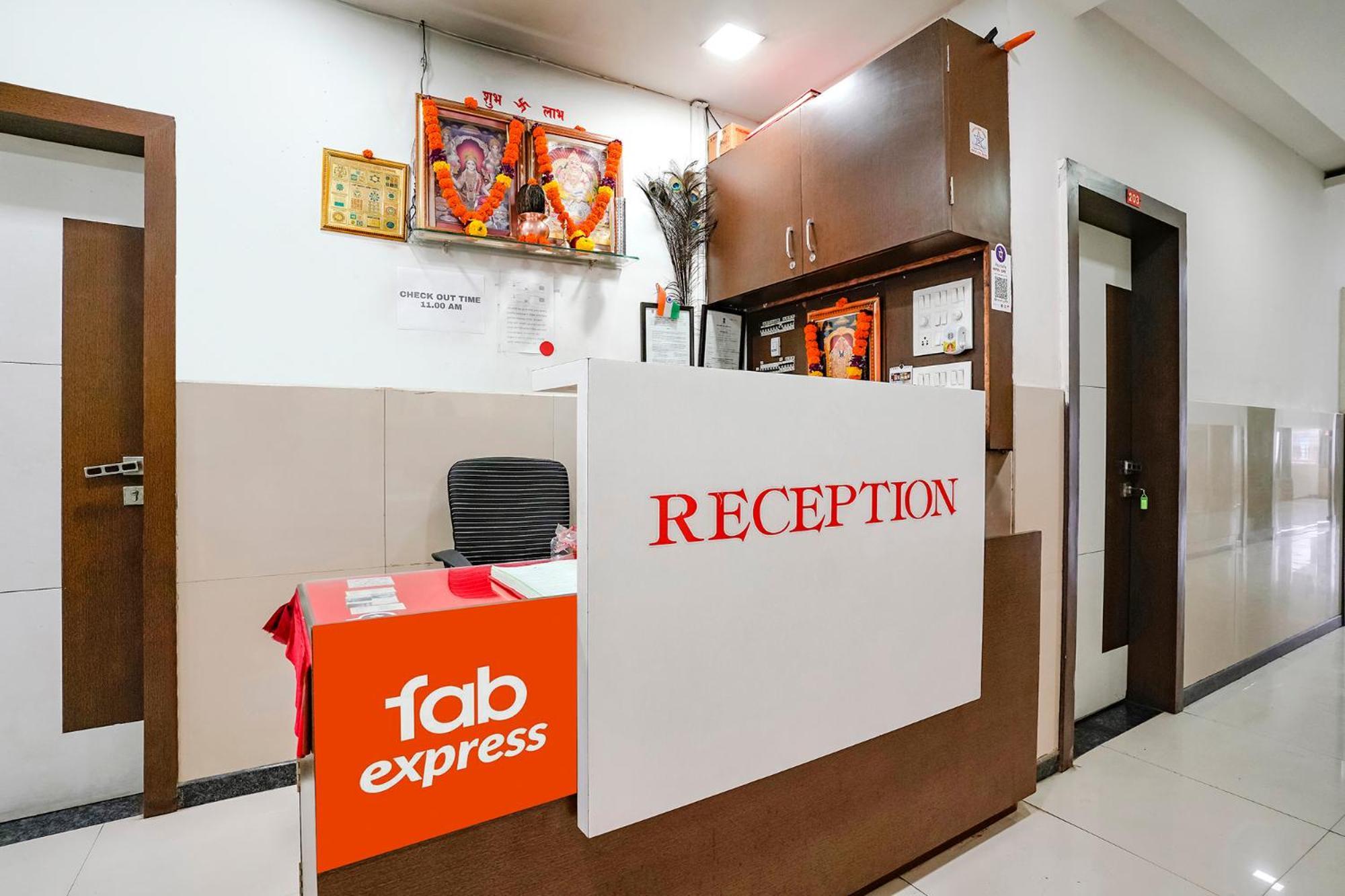 Fabexpress Sai Lodging - Nashik Railway Station Deolāli Εξωτερικό φωτογραφία